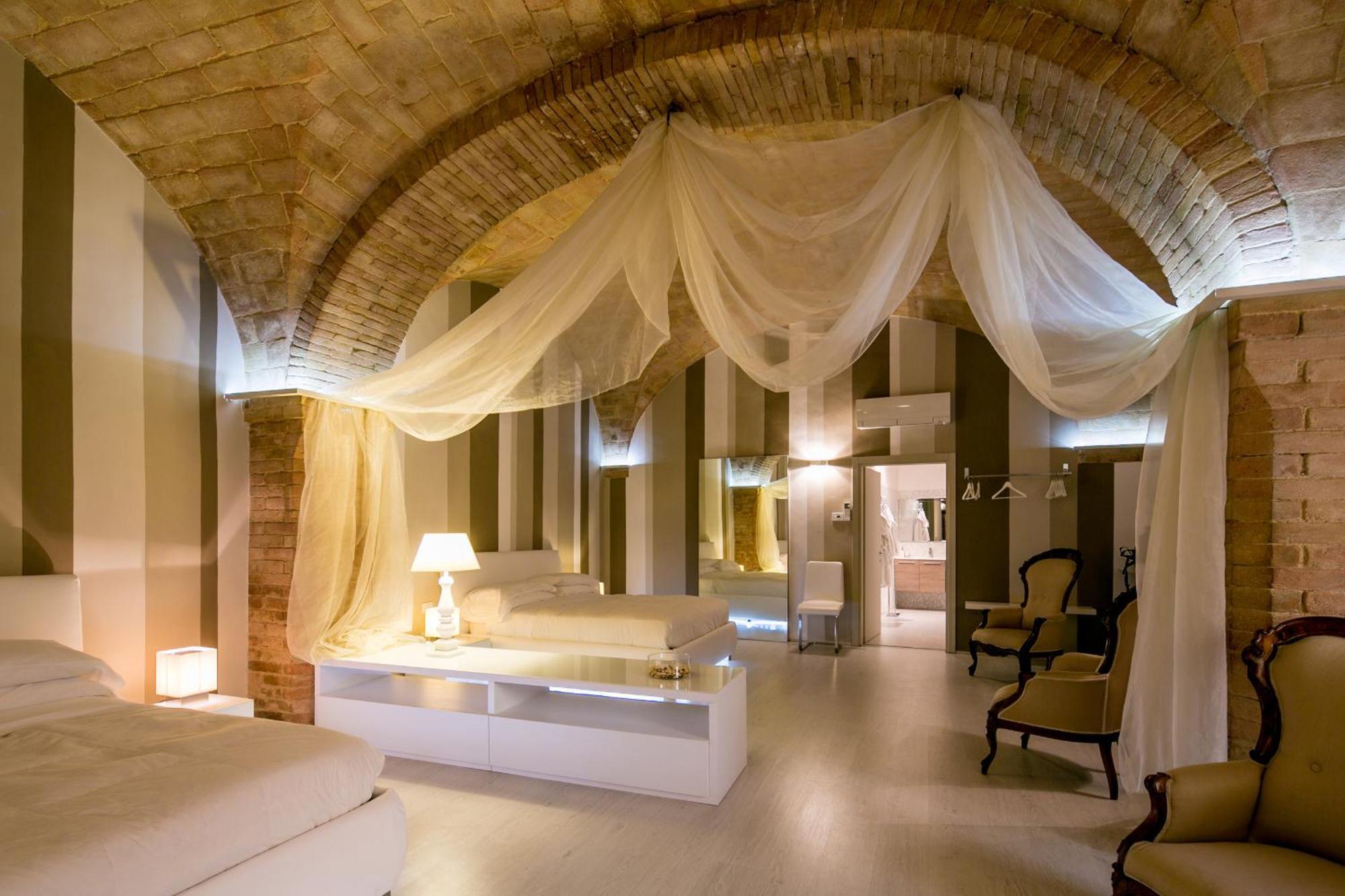 Hotel Degli Affreschi مونتيفالكو الغرفة الصورة