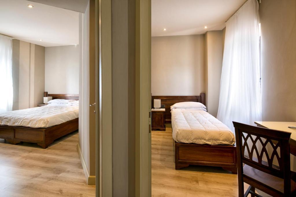 Hotel Degli Affreschi مونتيفالكو الغرفة الصورة