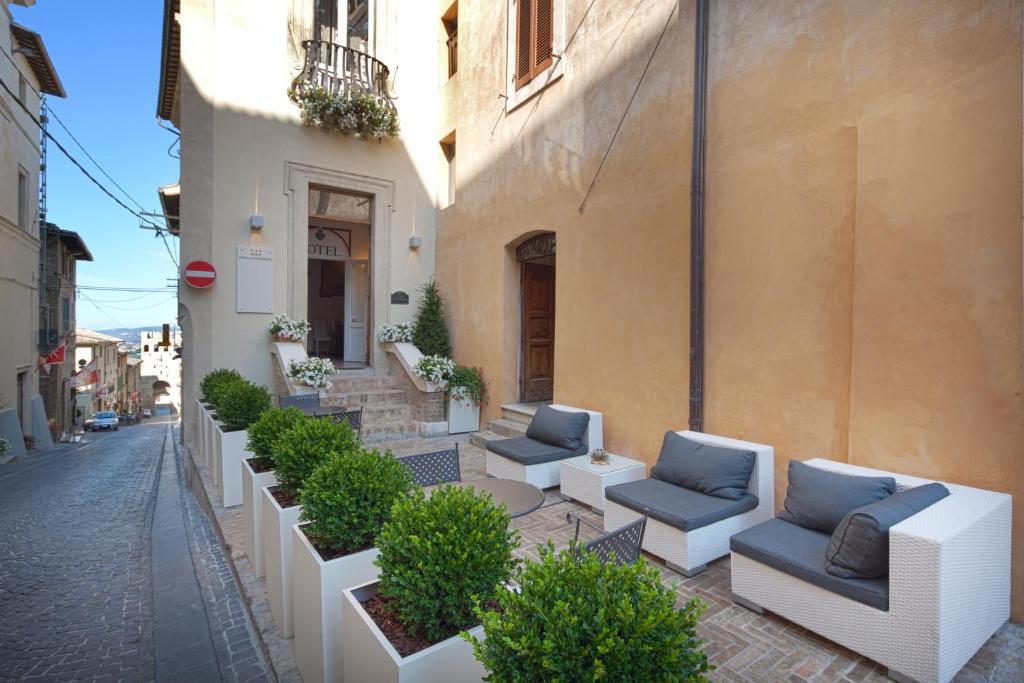 Hotel Degli Affreschi مونتيفالكو المظهر الخارجي الصورة