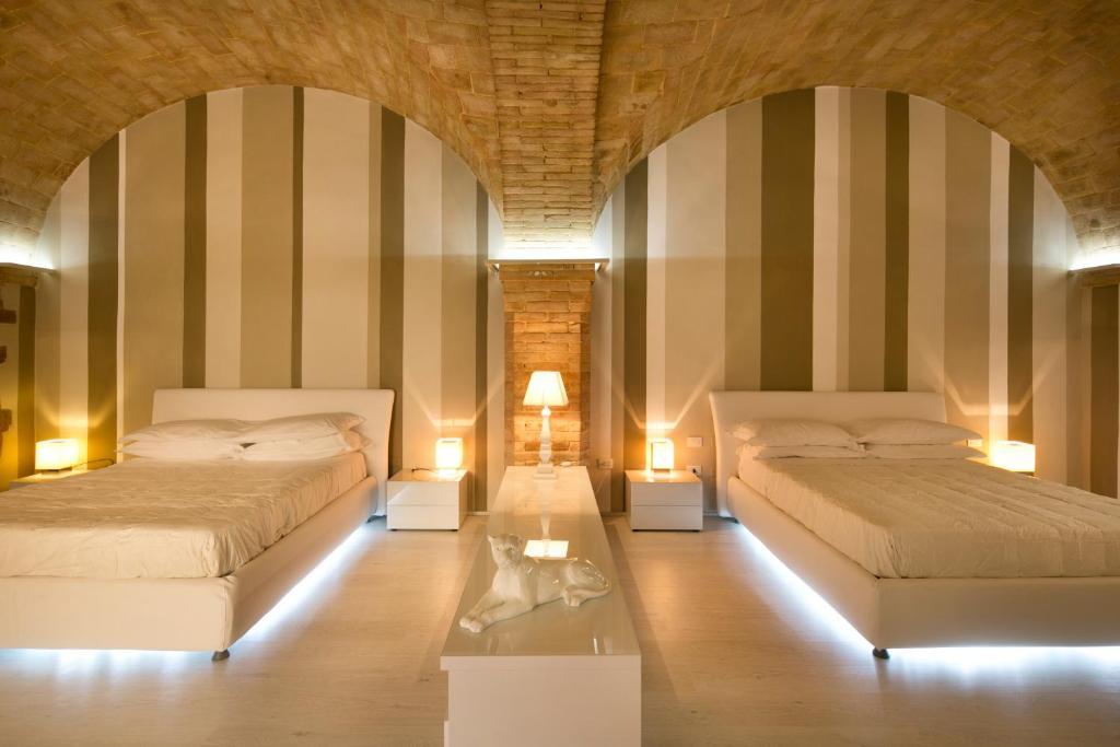 Hotel Degli Affreschi مونتيفالكو الغرفة الصورة
